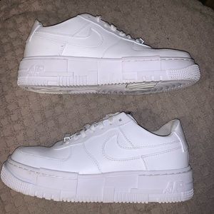 Nike Air Force 1 Pixel